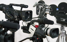 Продаем видео камеры и технику с RIA.com