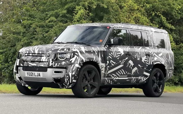 Пять с лишним метров, восемь мест. Land Rover Defender 130 засекли на испытаниях