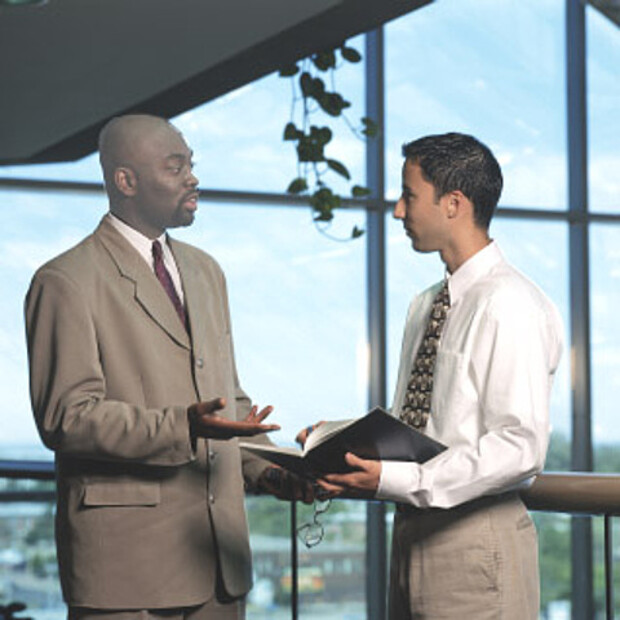 Работа на себя или на компанию: преимущества и недостатки