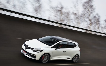 Renault Clio RS 220 Trophy установил новый рекорд Нюрбургринга