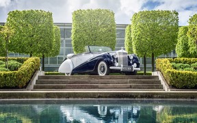 Rolls-Royce анонсировал новую модель Dawn