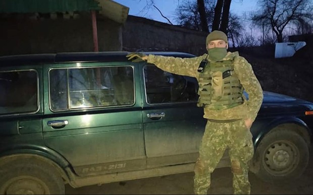 Керівник компанії «Креатор-Буд» Ігор Гуда передав автомобілі українським воїнам східного фронту