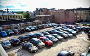 С 1 июля можно проектировать парковки на крышах зданий