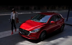 С «мордой» от «шестерки». Mazda2 обновилась и стала эффектнее