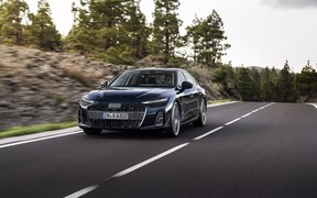 Седан Audi A6 повернувся з гібридними моторами, сучасним салоном і новими опціями