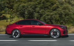Седан BMW 5-ї серії змінив покоління. Чим відрізняється?