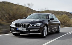 Седан BMW 7-Серии получит мощный мотор Rolls-Royce