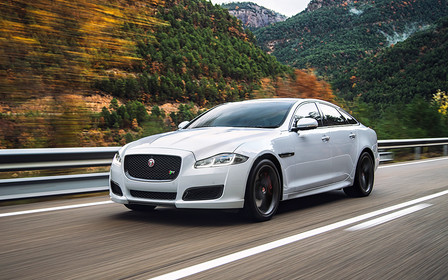 Седан Jaguar XJ обновился