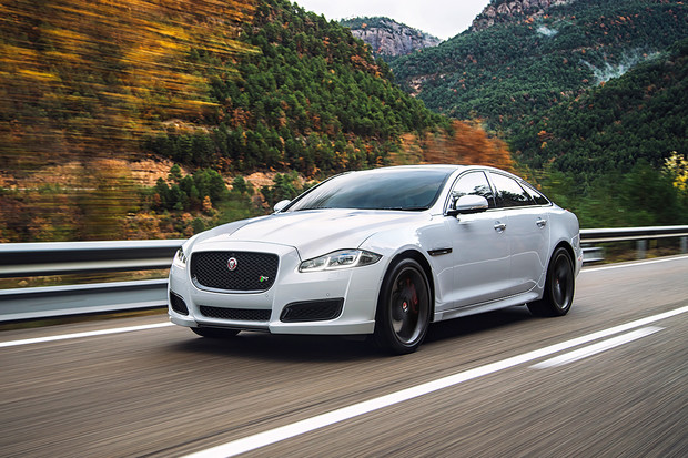 Седан Jaguar XJ обновился