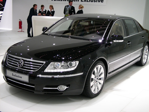 Седан Volkswagen Phaeton переходит на электричество