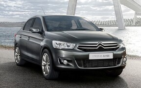 Седаны Citroen C-Elysee и Peugeot 301 немного освежат