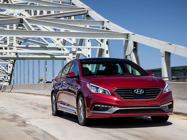 Седаны Hyundai Sonata разбили перед зрителями