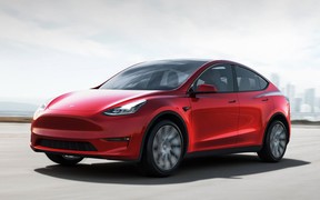 Семиместный Tesla Model Y представят в этом году. Куда еще двоих?