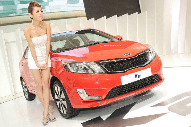 Шанхайский автосалон останется без девушек-моделей