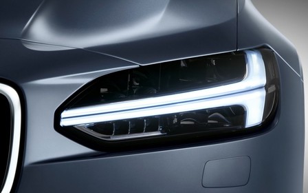 Шведский взгляд на премиум: Volvo представила седан S90