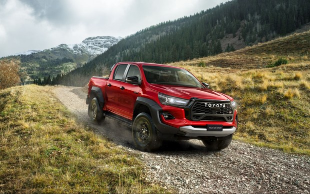 Скільки гривень за новий Hilux GR Sport?