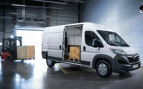 Скільки гривень за новий Opel Movano?