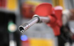 Сколько вы платите за дороги, покупая топливо?