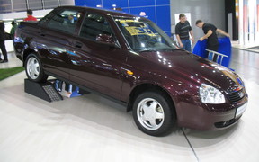 Сравнение авто: Hyundai Accent или Lada Priora