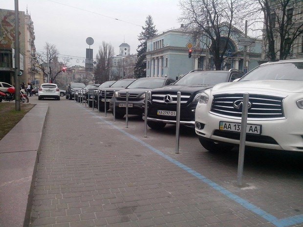 Стоимость парковки в центре Киева поднимут