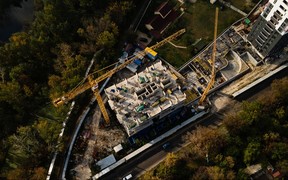Столичний проєкт набирає обертів: в ЖК Синергія Київ відновили будівництво 1 будинку