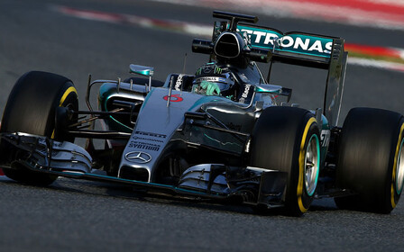 Темп Mercedes на последних тестах заставил босса Red Bull заговорить о депрессии