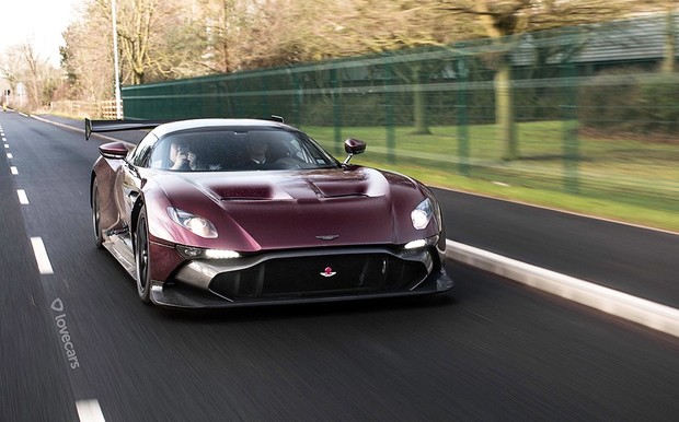 Теперь можно: Aston Martin Vulcan переделали в дорожный автомобиль
