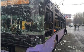 Террористы в Донецке разбомбили автобусную остановку. Есть жертвы