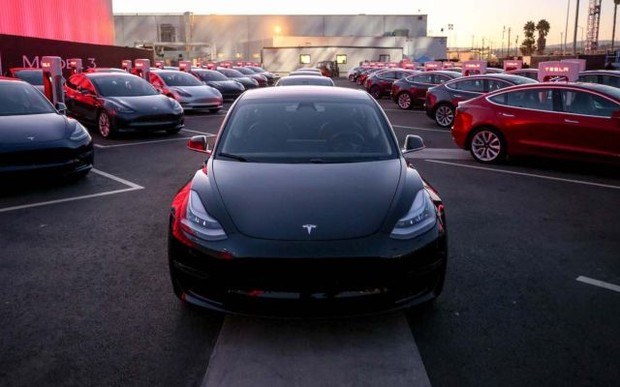 Tesla Model 3 придется ждать долго