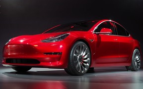 Tesla представила свой самый доступный электромобиль