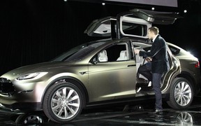 Tesla расчитывает на 70-процентный рост продаж в 2015 году