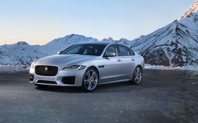 Тест-драйв Jaguar XF: «Две лошадиные силы» против пафоса