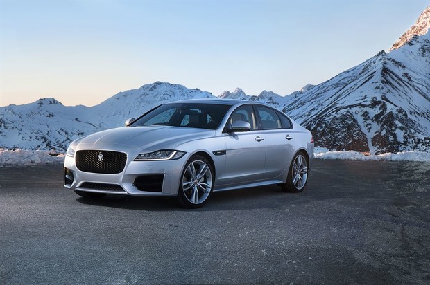 Тест-драйв Jaguar XF: «Две лошадиные силы» против пафоса