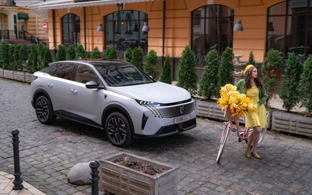 Тест-драйв Peugeot 3008 Hybrid. Майбутнє має гарні форми!