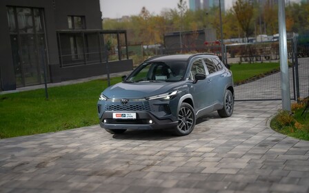 Тест-драйв Toyota Corolla Cross: поблажливий до водія, але не до пасажира
