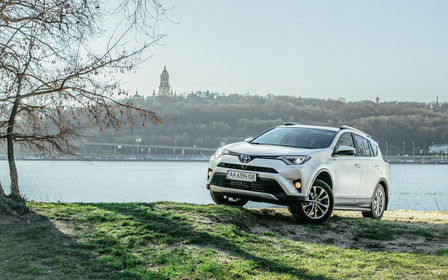 Тест-драйв Toyota RAV4