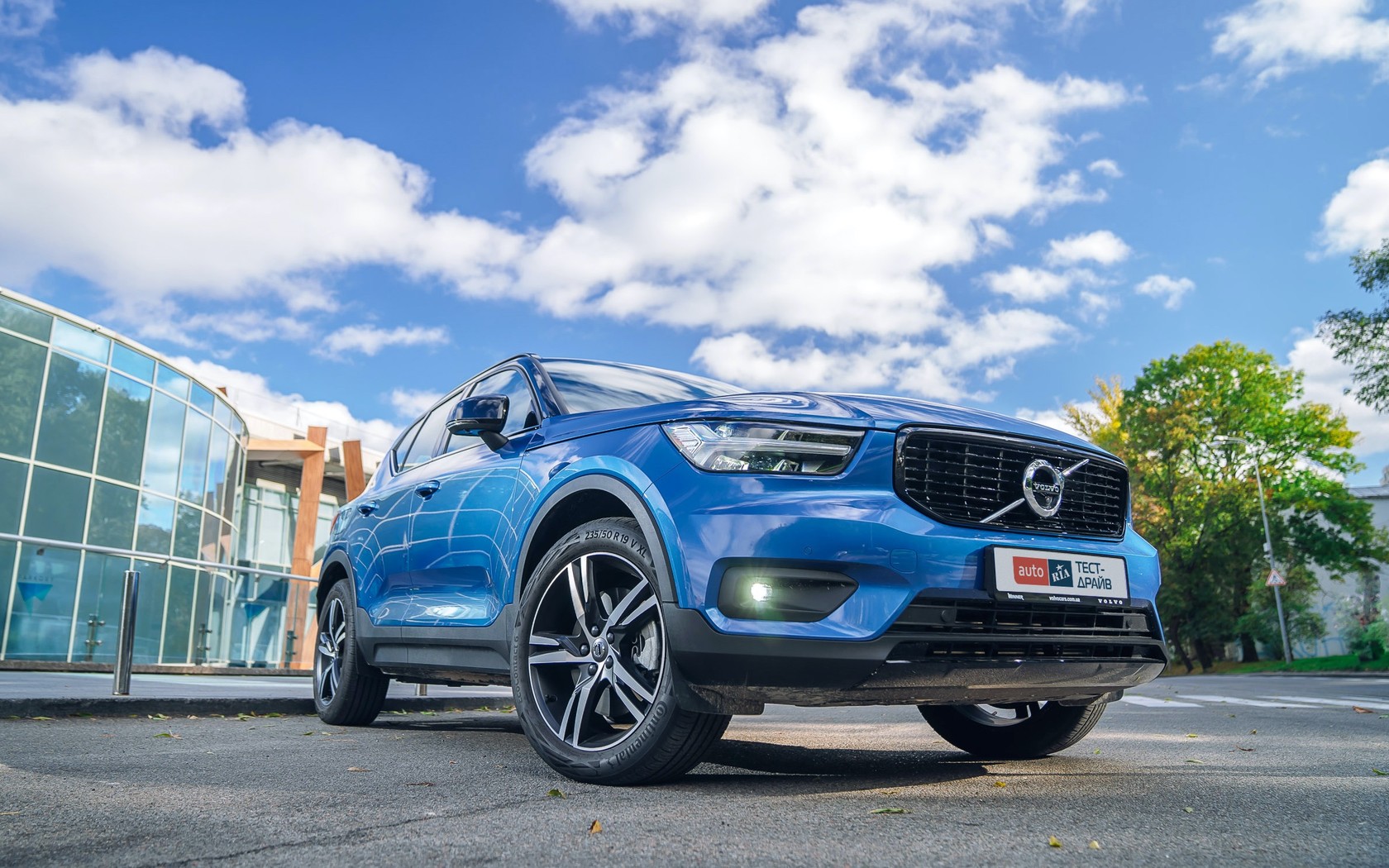 Volvo XC40 Plug-in Hybrid: Молоде, зелене...