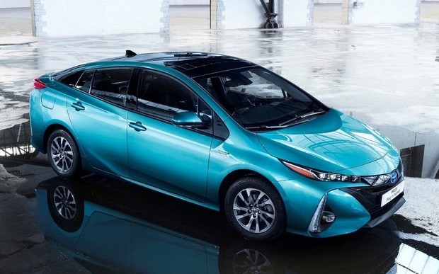 Toyota анонсировала три европейские премьеры 