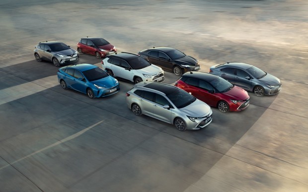 Toyota Global официально продала более 15 миллионов гибридных автомобилей