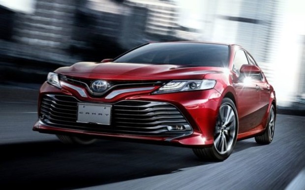 Toyota назвала цены новой Camry
