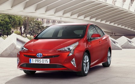 Toyota представила новое поколение гибрида Prius