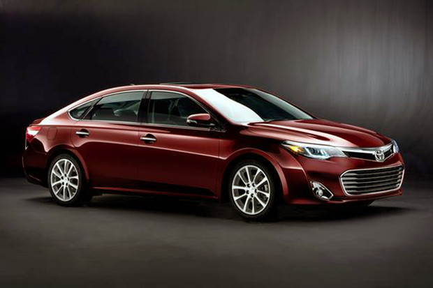 Toyota везет в Чикаго седаны Avalon, Camry и Corolla