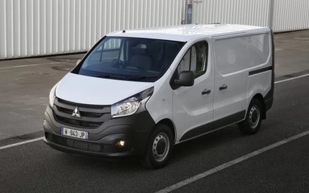 У Mitsubishi з'явився «бус» на базі Renault Trafic