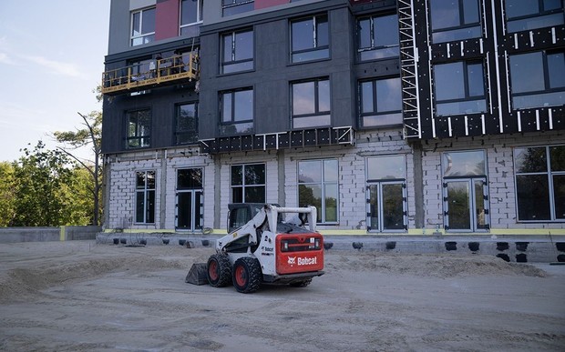 У ЖК Синергія Київ розпочали благоустрій двору