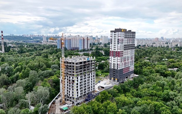 У ЖК Синергія Київ розпочали встановлювати ще два ліфти OTIS