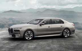 Українські дилери почали приймати замовлення на BMW i7. Яка ціна?