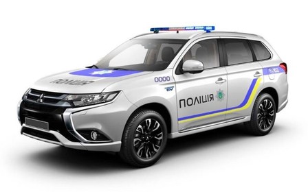 Украинских полицейских пересадят на гибридные кроссоверы Mitsubishi Outlander PHEV