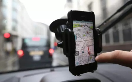 «Укравтодор» предложил жаловаться на дороги через приложение Waze