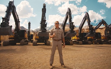 Упал-отжался! Дольф Лундгрен стал тренером Volvo. ВИДЕО