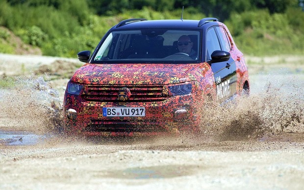 Уже вот-вот: кроссовер Volkswagen T-Cross рассекретят в этом месяце. ВИДЕО